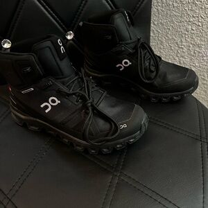 On Cloudrock Mid Waterproof Shoes - Ladies